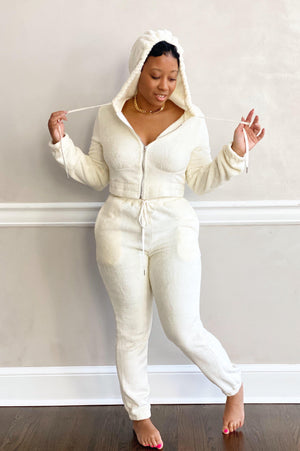 
                
                    Load image into Gallery viewer, COMFY VELOUR  TWO PIECE SET - Jannah&amp;#39;s Collection
                
            
