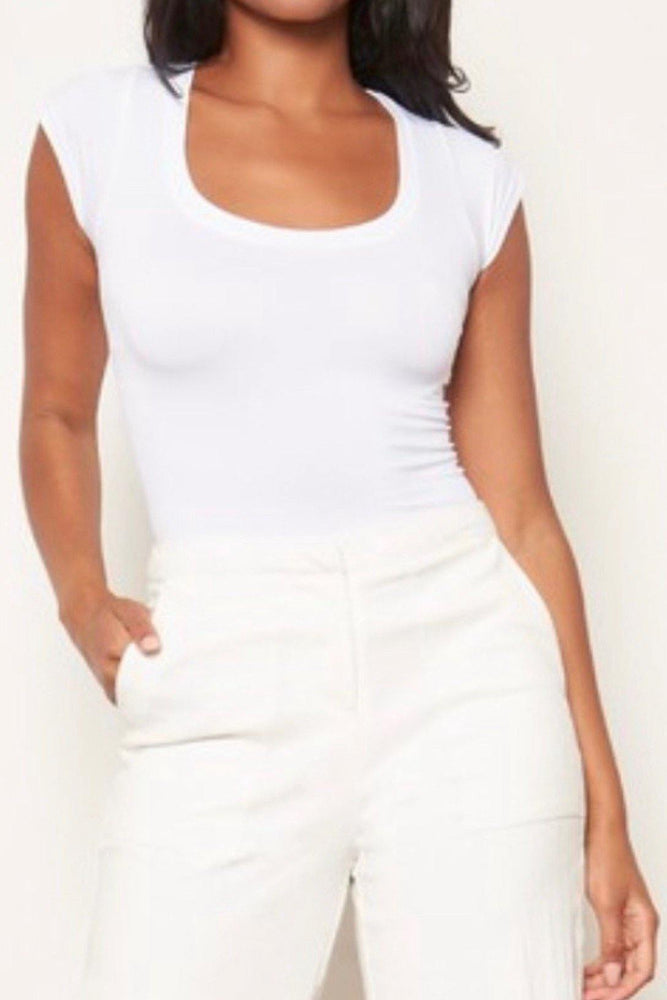 
                
                    Load image into Gallery viewer, SELAH SEAMLESS TOP &amp;quot;White&amp;quot; - Jannah&amp;#39;s Collection
                
            